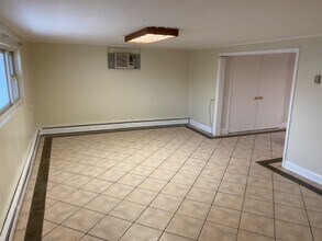 584 Valley Rd in Danville, PA - Foto de edificio - Building Photo