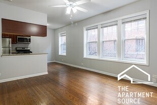 3702 N Sheffield Ave, Unit 407 in Chicago, IL - Building Photo