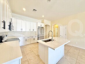 18513 W San Carlos Dr in Goodyear, AZ - Building Photo - Building Photo