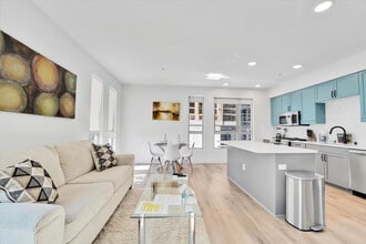 3798 7th Ave in San Diego, CA - Foto de edificio - Building Photo