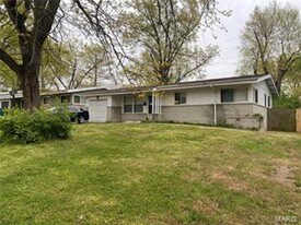 10606 Kilbourn Dr in St. Louis, MO - Building Photo