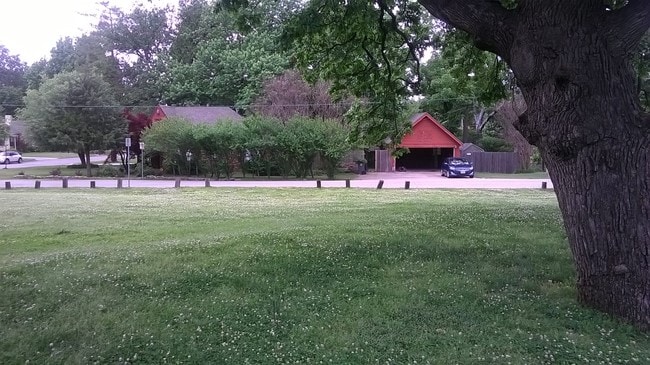 1445 E 33rd St S in Tulsa, OK - Building Photo - Building Photo