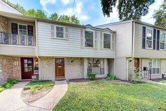 824 Wax Myrtle Ln in Houston, TX - Building Photo - Building Photo