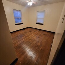 2671 N Main St, Unit 2 in Dayton, OH - Foto de edificio - Building Photo