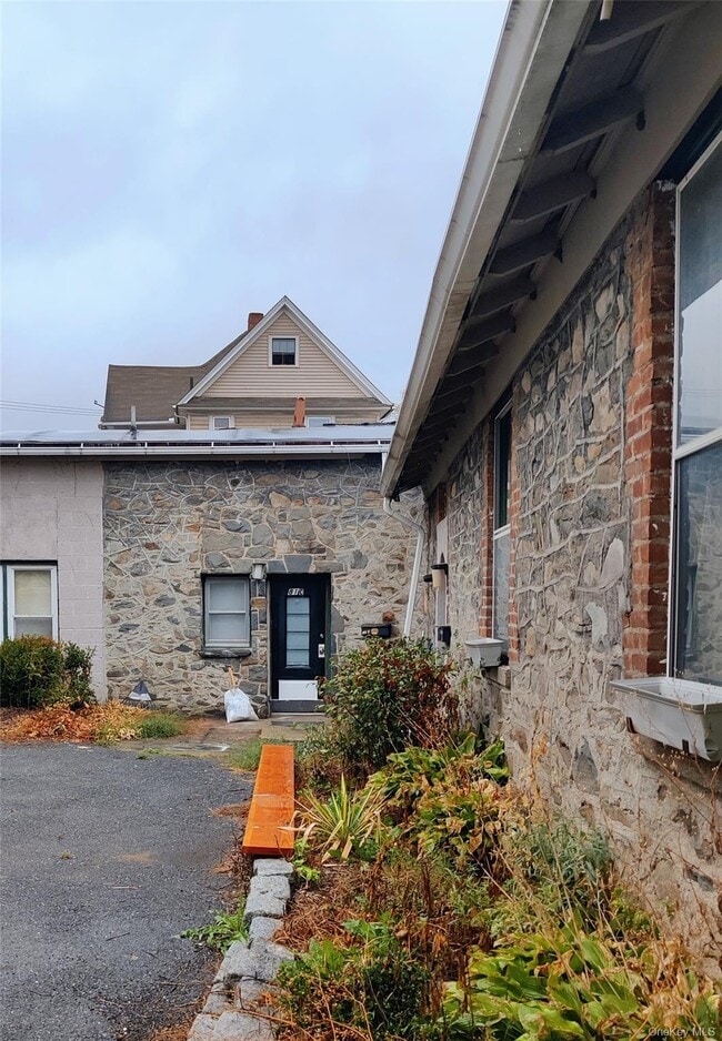 property at 81 Vineyard Ave