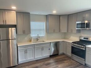 416 ShadyNook St in Keyport, NJ - Building Photo - Building Photo