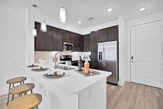 Ely at the Ballpark in Houston, TX - Foto de edificio - Interior Photo