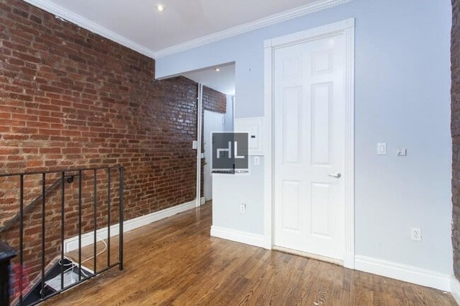 E 13TH ST., Unit 6E in New York, NY - Foto de edificio - Building Photo