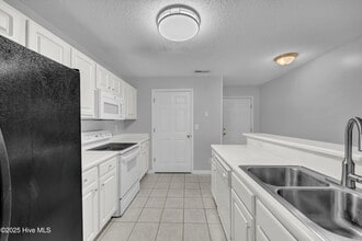 5012 Hunters Trail in Wilmington, NC - Foto de edificio - Building Photo