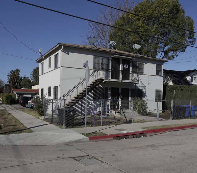 501 N Madison Ave in Los Angeles, CA - Building Photo