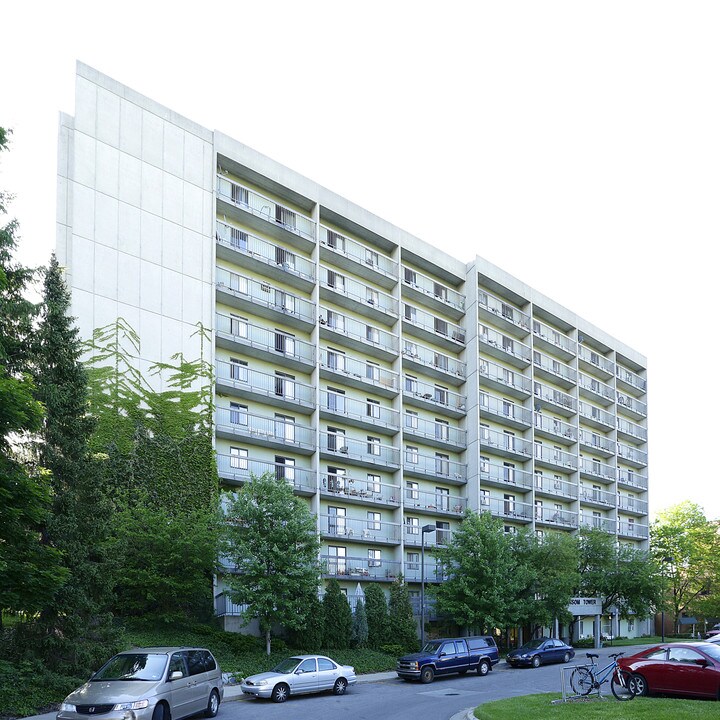 Ransom Tower Apartments in Grand Rapids, MI - Building Photo