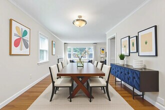 10 Williamsburg Ln in Evanston, IL - Building Photo - Building Photo