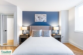 1221 S Eads St, Unit 02-0203 in Arlington, VA - Building Photo - Building Photo