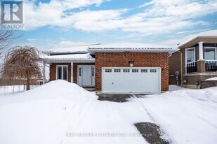 2560 Denure Dr in Peterborough, ON - Building Photo