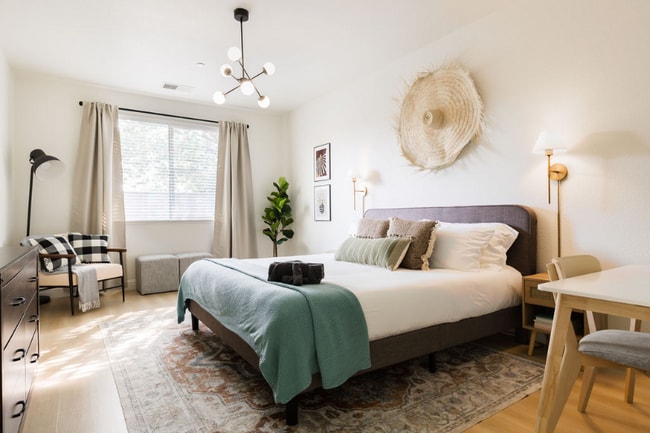 1715 East Autumn Sage Avenue in Fresno, CA - Foto de edificio - Building Photo