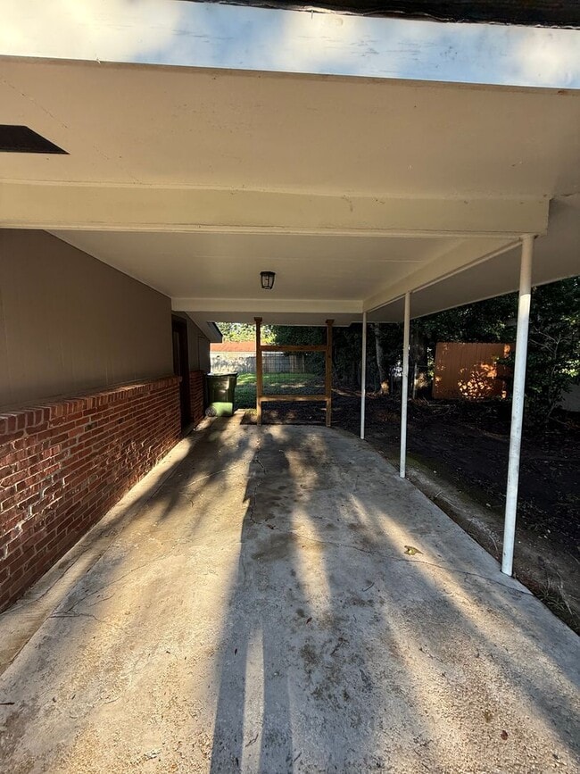 1864 Grove Hill Ln in Montgomery, AL - Building Photo - Building Photo