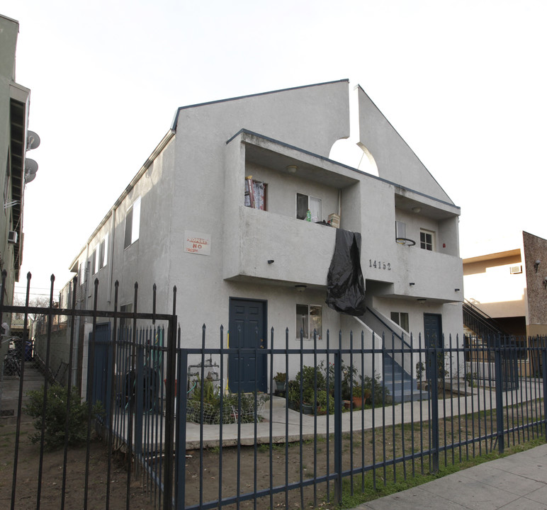 14152 Delano St in Van Nuys, CA - Building Photo