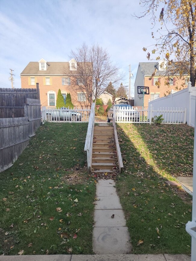 811 E King St in York, PA - Foto de edificio - Building Photo