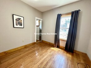 7 Cawfield St, Unit 1 in Boston, MA - Building Photo - Building Photo