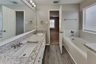 9102 Colony Cove Dr in Spring, TX - Building Photo - Building Photo