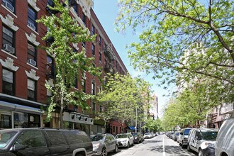 314-326 E 78th St in New York, NY - Foto de edificio - Building Photo