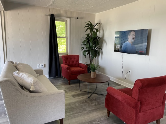 117 Nippersink Blvd in Fox Lake, IL - Foto de edificio - Building Photo