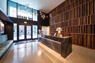 The Brady in San Francisco, CA - Foto de edificio - Lobby