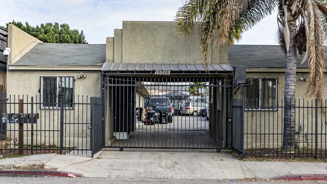 Ho Hum Motel in Los Angeles, CA - Building Photo - Building Photo