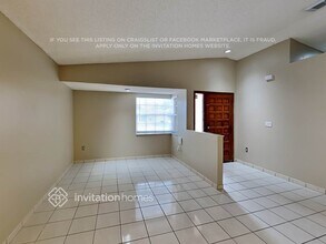 3261 W 70th Terrace in Hialeah, FL - Building Photo - Building Photo