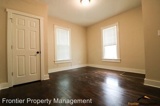 505 Bluemont Ave in Manhattan, KS - Building Photo - Building Photo