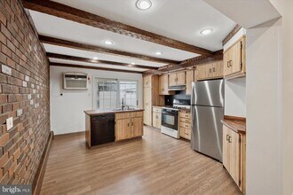 1142 Tree St in Philadelphia, PA - Building Photo - Building Photo