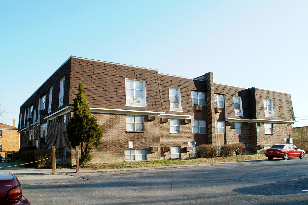 Woodside Apartments in Cincinnati, OH - Building Photo