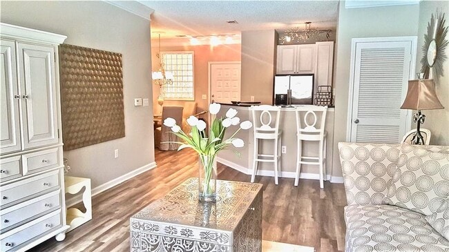 property at 10 Perimeter Summit Blvd NE