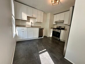 9 Summer St, Unit 2F in Northampton, MA - Building Photo - Building Photo