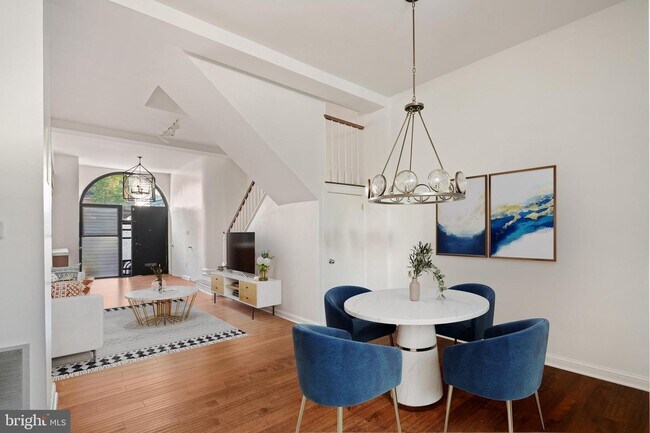 317 S 18th St in Philadelphia, PA - Building Photo - Building Photo