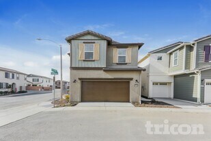 29381 Cumaru Ct in Winchester, CA - Building Photo