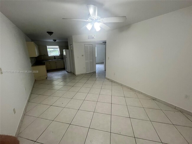 181 NW 47th Ave in Miami, FL - Building Photo - Building Photo