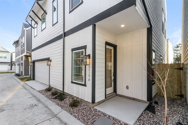 9910 Clark Rd in Houston, TX - Building Photo - Building Photo