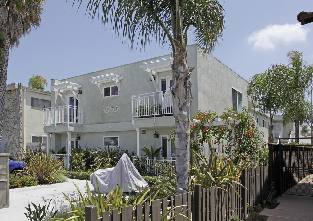 Idaho Street Apartments in San Diego, CA - Building Photo