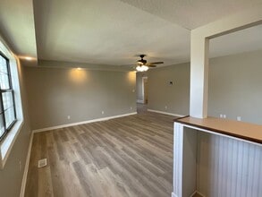 732 W Daugherty St in Webb City, MO - Building Photo - Building Photo