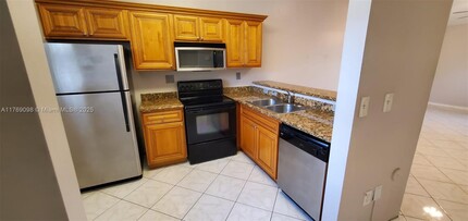 9950 Nob Hill Pl in Sunrise, FL - Building Photo - Building Photo