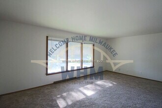 8526 W Appleton Ave in Milwaukee, WI - Building Photo - Building Photo