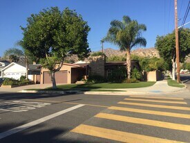 2000 Karen St in Burbank, CA - Building Photo