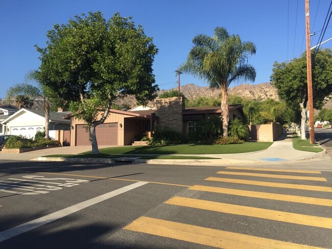 property at 2000 Karen St