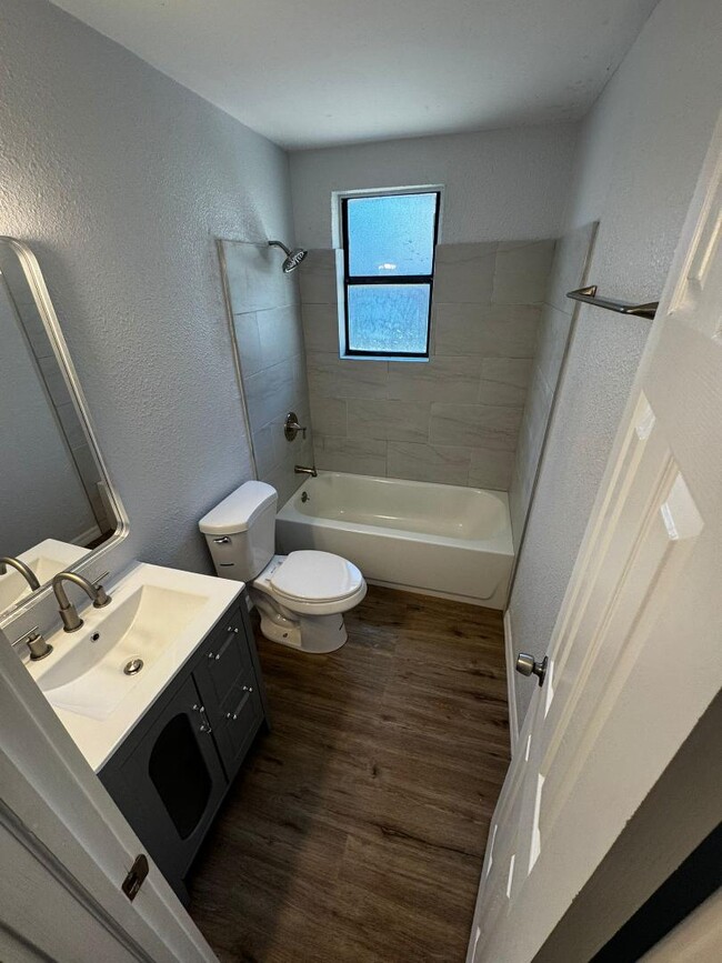 property at 538 SE Lomond Ave