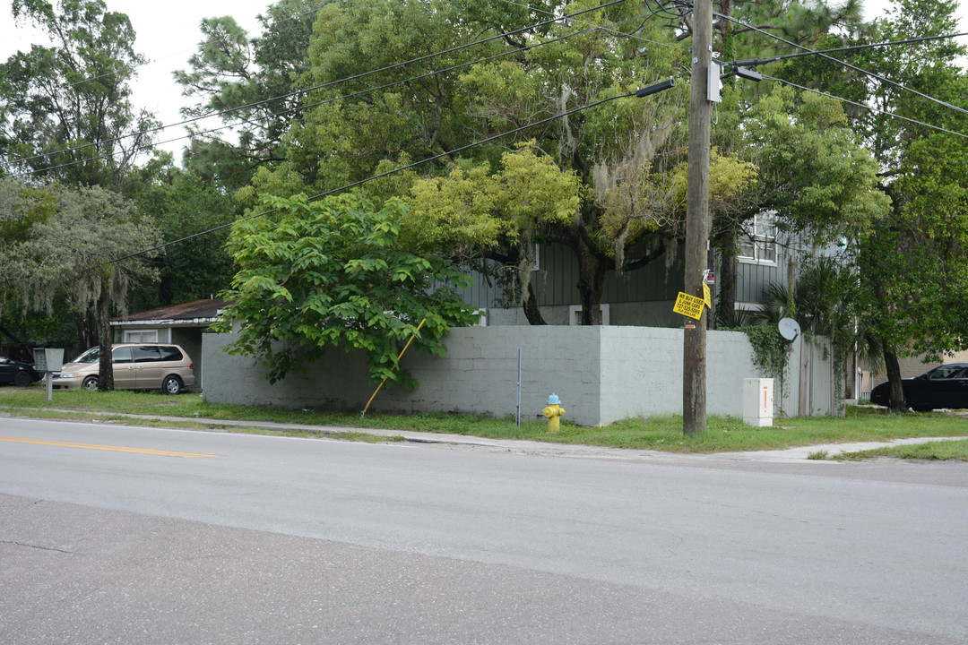 12703 N 15th St in Tampa, FL - Building Photo