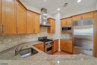 1212 The Plaza in Paramus, NJ - Building Photo - Building Photo