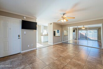 3500 Hayden Rd, Unit 1401 in Scottsdale, AZ - Foto de edificio - Building Photo