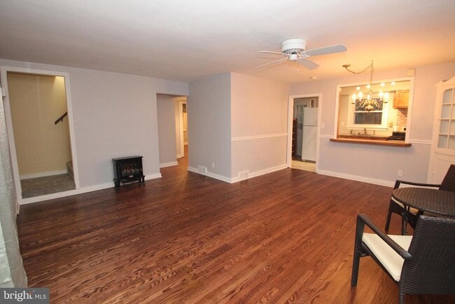 2448 Pershing Ave in Roslyn, PA - Building Photo - Building Photo