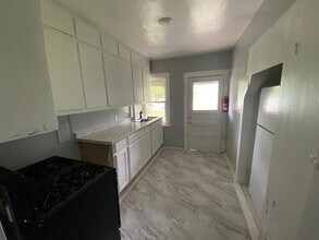 527 W Cedar St-Unit -UNIT 1 in Kalamazoo, MI - Building Photo - Building Photo
